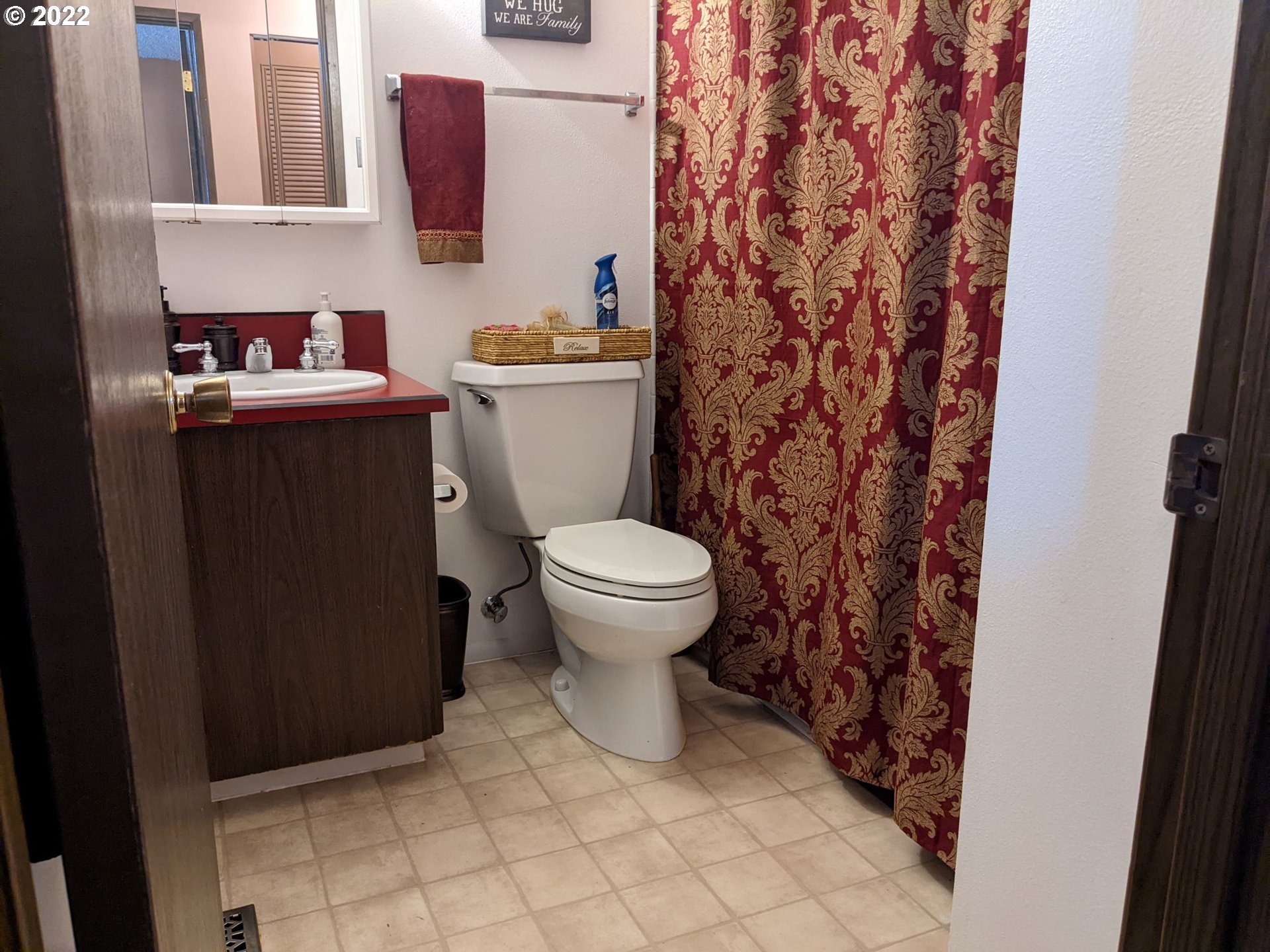 4130 Southwest 202nd Avenue Aloha, OR 97078 - Photo 15 of 24 Bathroom