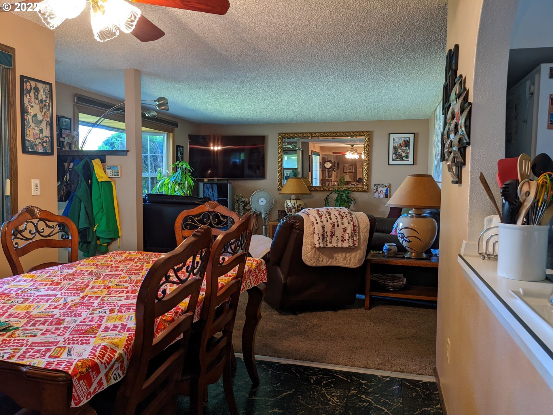 4130 Southwest 202nd Avenue Aloha, OR 97078 - Photo 8 of 24 Dining Room
