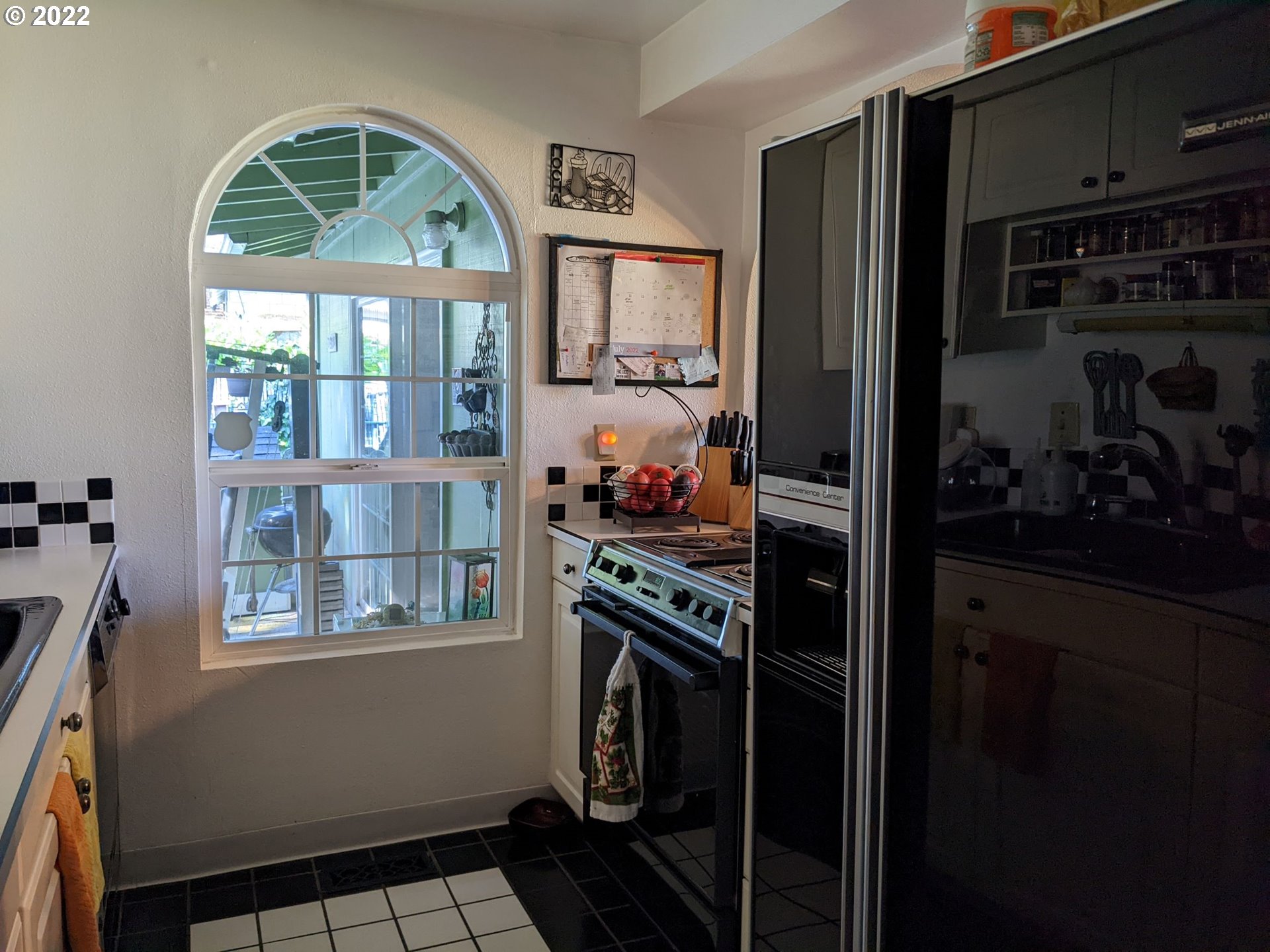 4130 Southwest 202nd Avenue Aloha, OR 97078 - Photo 10 of 24 Kitchen