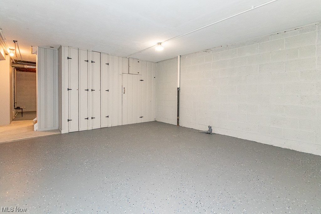 1619 Chelmsford Road Cleveland, OH 44124 - Photo 34 of 38 Very large workshop/craft area