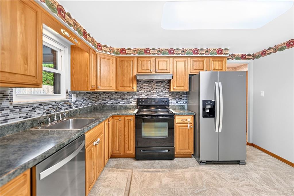 436 Sharon Road Coraopolis, PA 15108 - Photo 11 of 33