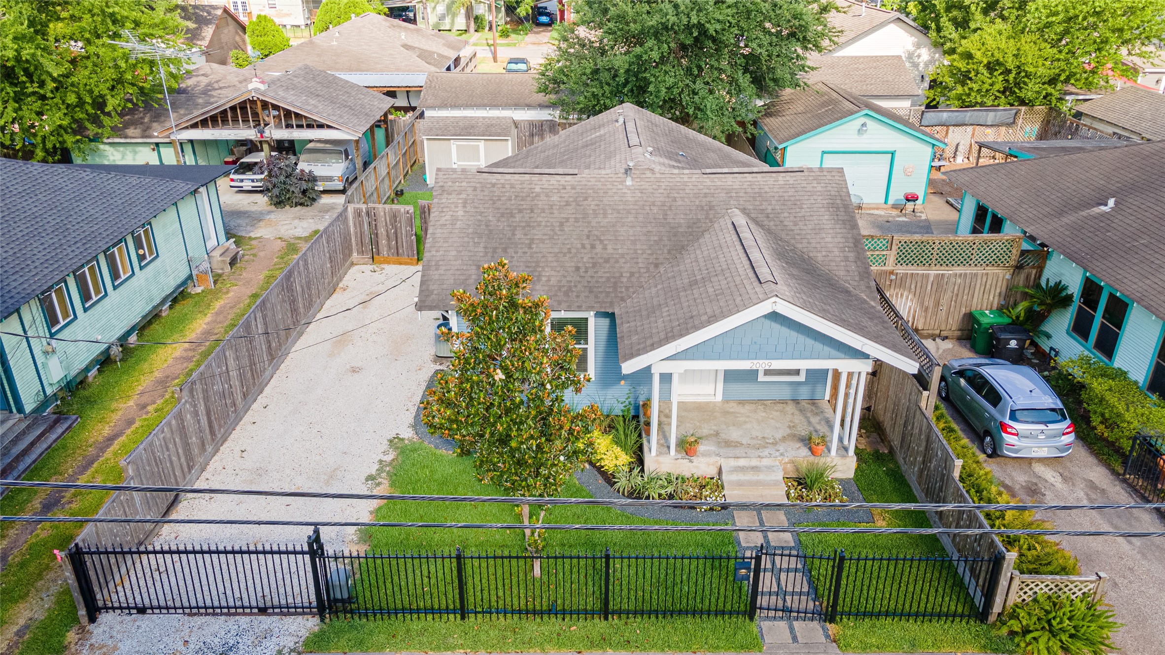 2009 Singleton Street Houston, TX 77008 - Photo 5 of 24 a aerial view of a house with a yard