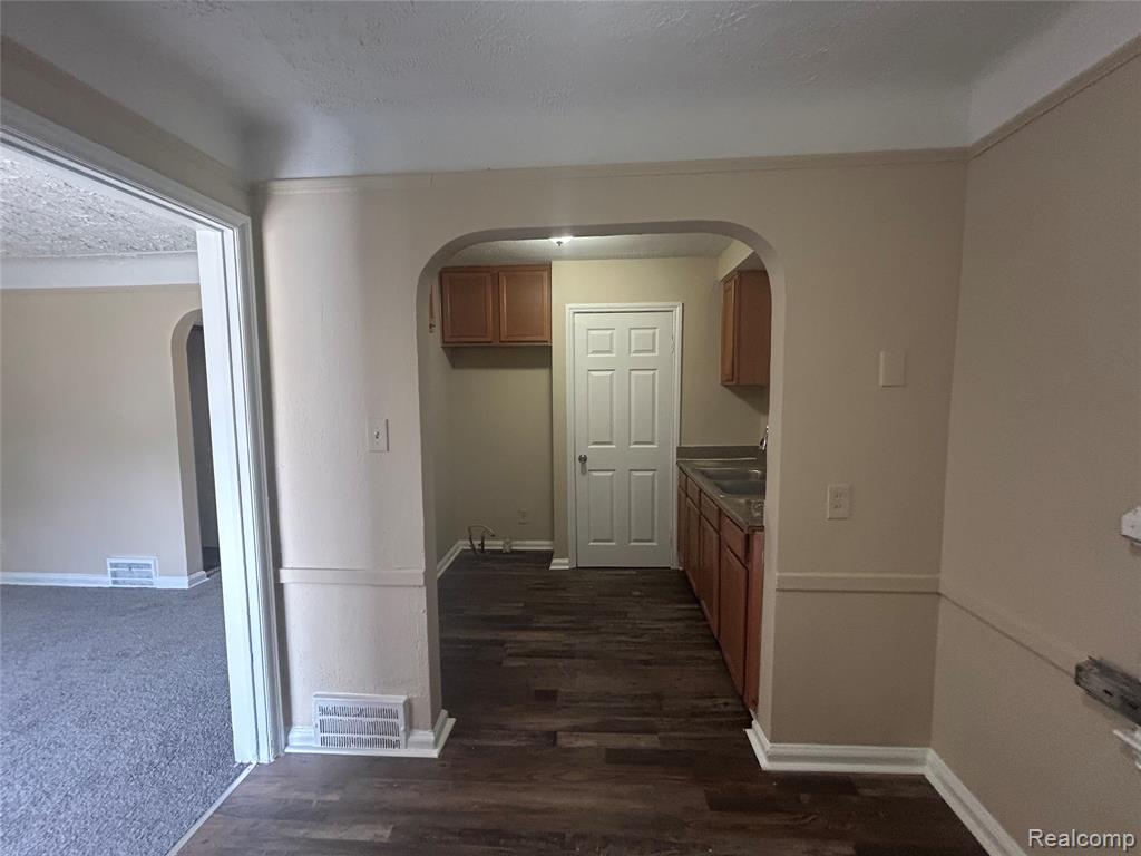 16824 Rutherford Street Detroit, MI 48235 - Photo 6 of 25