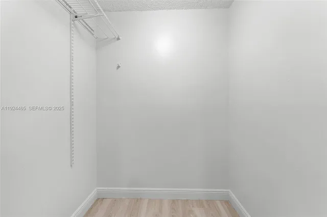 $294,900 | 3731 North Country Club Drive, Unit 921, Aventura, FL 33180