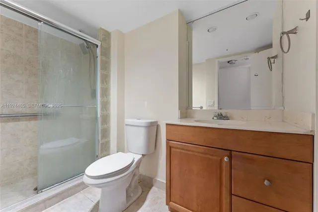 $294,900 | 3731 North Country Club Drive, Unit 921, Aventura, FL 33180