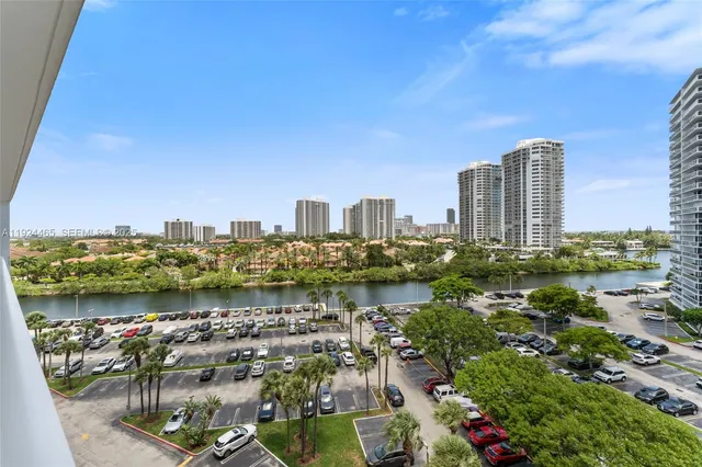 $294,900 | 3731 North Country Club Drive, Unit 921, Aventura, FL 33180