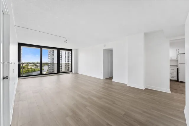 $294,900 | 3731 North Country Club Drive, Unit 921, Aventura, FL 33180