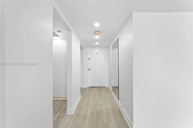 $294,900 | 3731 North Country Club Drive, Unit 921, Aventura, FL 33180