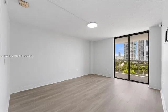 $294,900 | 3731 North Country Club Drive, Unit 921, Aventura, FL 33180