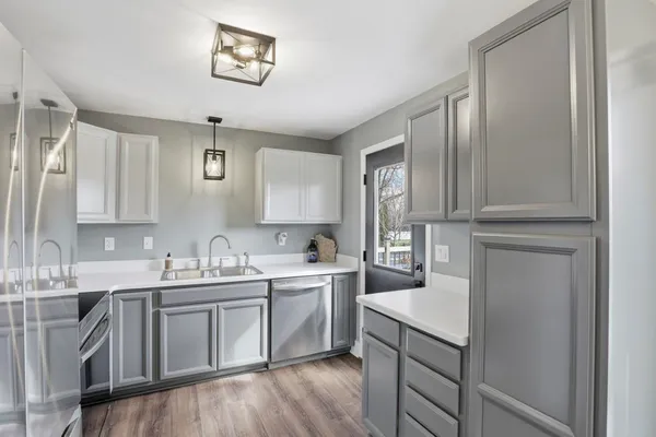 $300,000 | 124 South Schaefer Street, Appleton, WI 54915