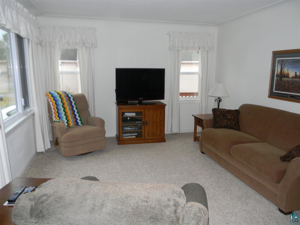 3051 Hutchinson Road Duluth, MN 55811 - Photo 2 of 19 Living room