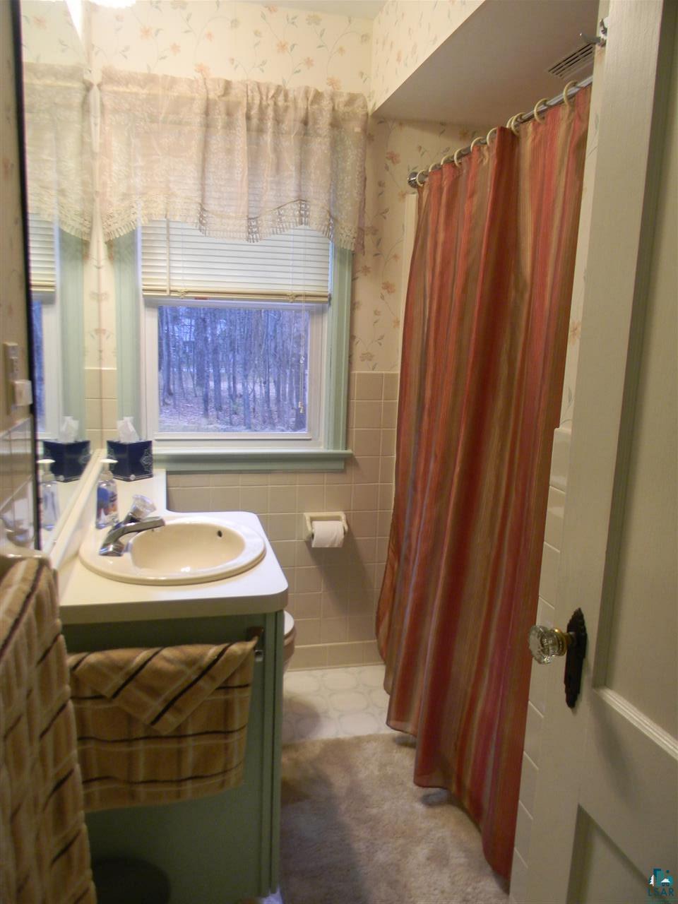 3051 Hutchinson Road Duluth, MN 55811 - Photo 9 of 19 Bathroom
