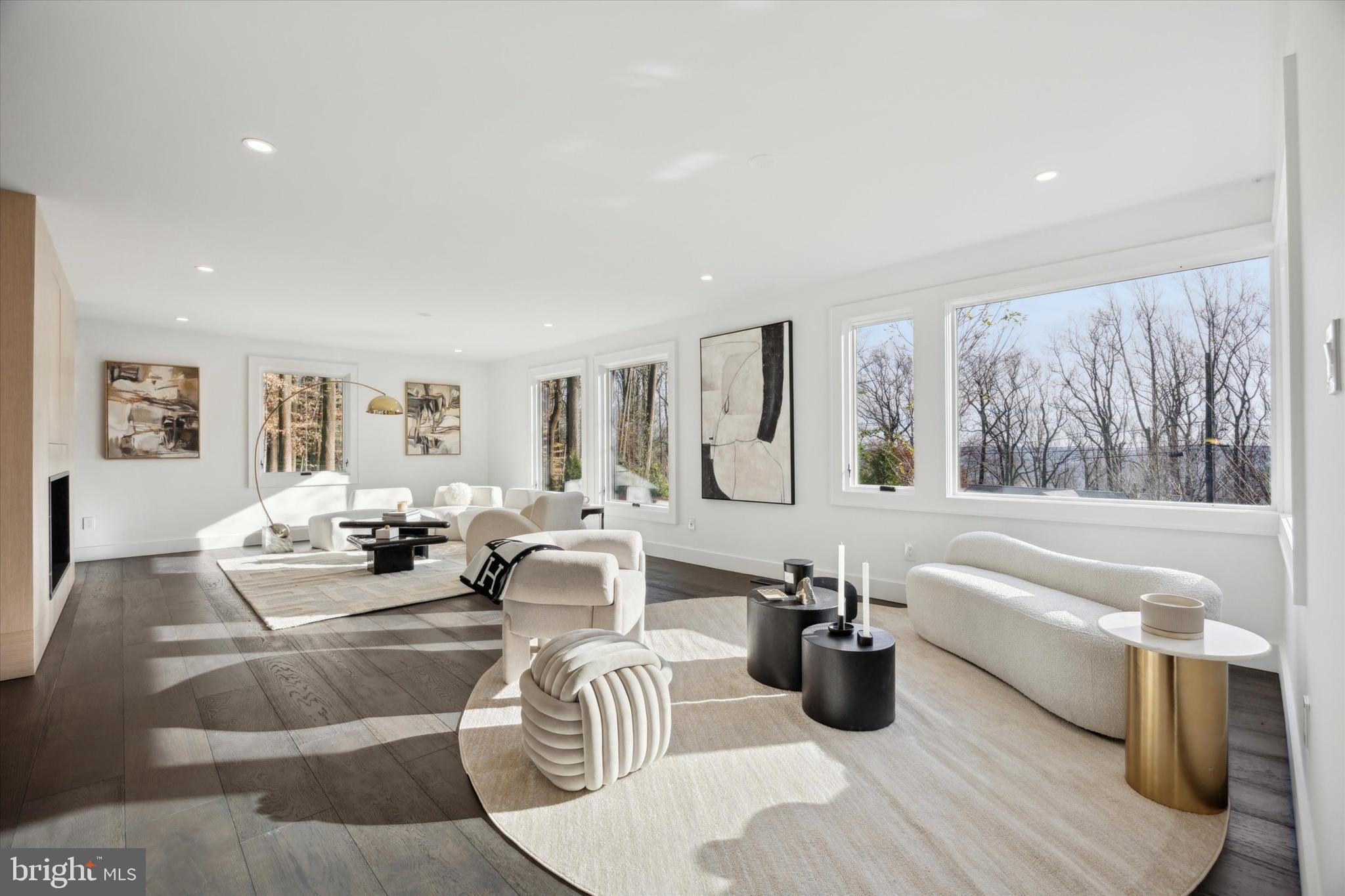 33 Solebury Mountain Road New Hope, PA 18938 - Photo 4 of 32 Living Room