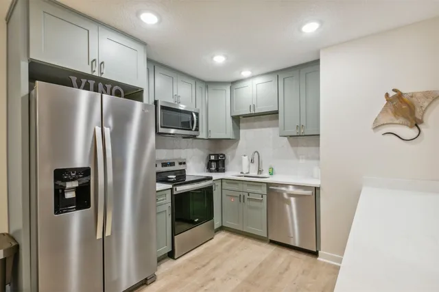 $3,500 | 1504 Leon Street, Fernandina Beach, FL 32034