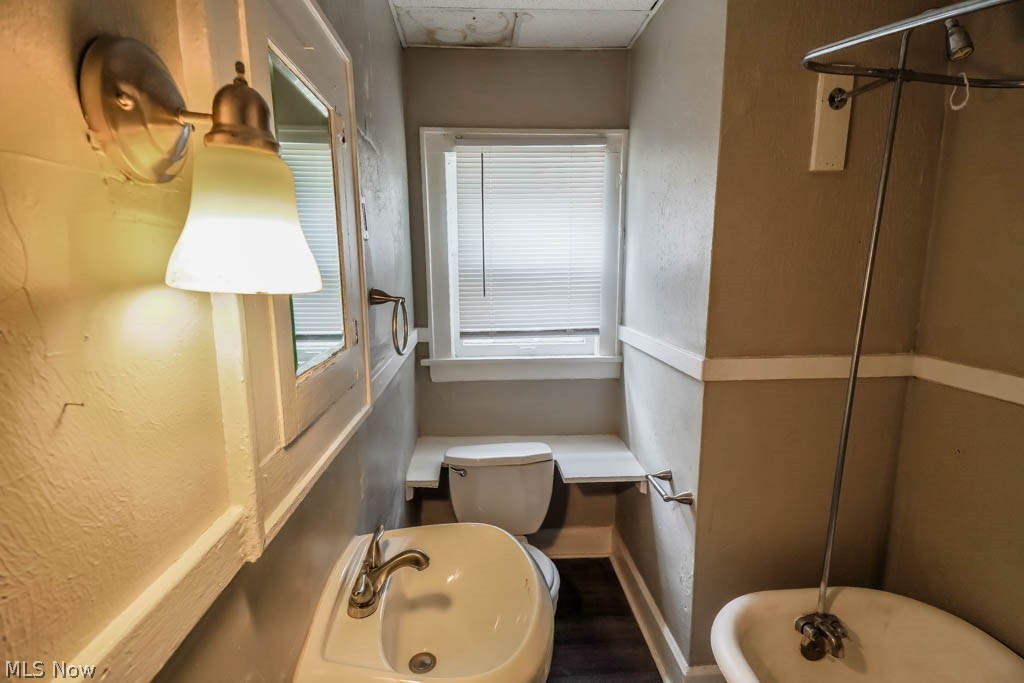 166 Brittain Road Akron, OH 44305 - Photo 11 of 19 Full Bathroom