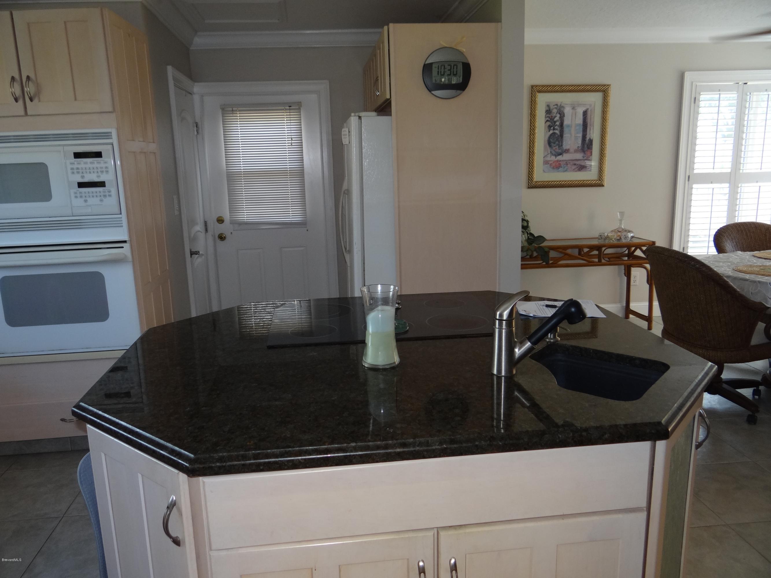 150 Richards Road Melbourne Beach, FL 32951 - Photo 9 of 29 Island w/granite