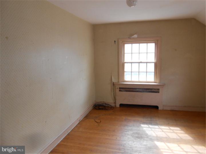 544 Broadview Road Upper Darby, PA 19082 - Photo 11 of 19