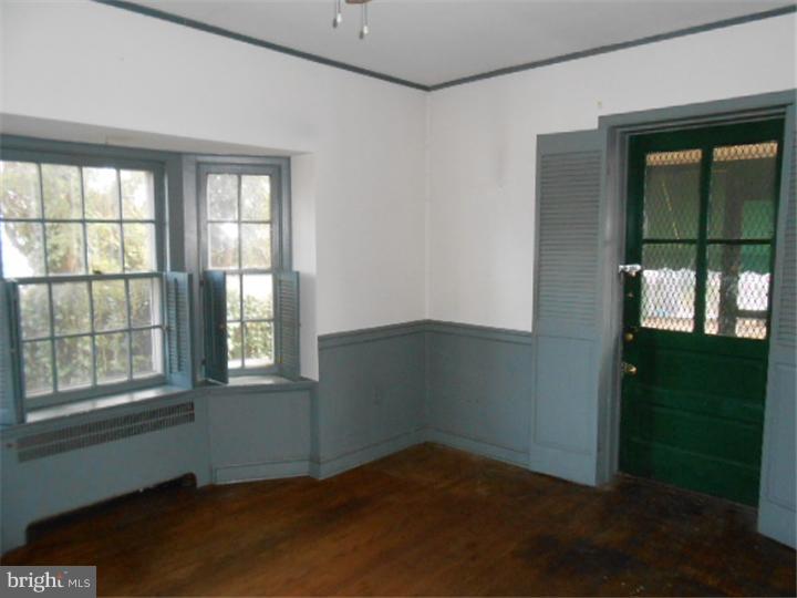 544 Broadview Road Upper Darby, PA 19082 - Photo 13 of 19