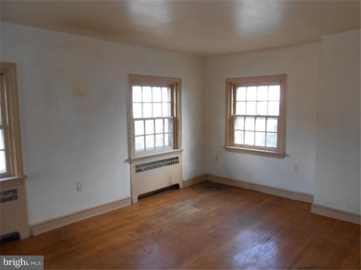 544 Broadview Road Upper Darby, PA 19082 - Photo 8 of 19