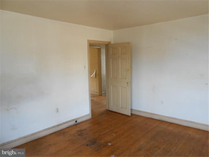 544 Broadview Road Upper Darby, PA 19082 - Photo 9 of 19