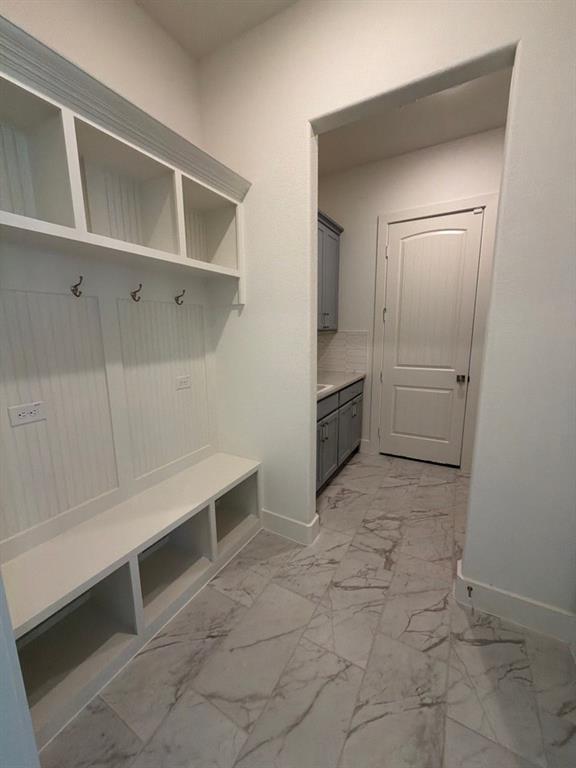 906 Perrin Lane Van Alstyne, TX 75495 - Photo 6 of 14 a view of an empty walk in closet