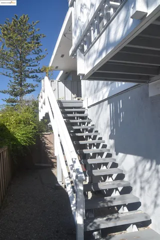 a view of entryway and hall