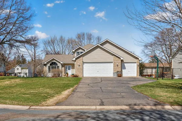 $400,000 | 2047 123rd Avenue Northwest, Coon Rapids, MN 55448