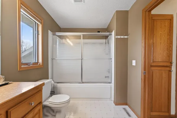 $400,000 | 2047 123rd Avenue Northwest, Coon Rapids, MN 55448