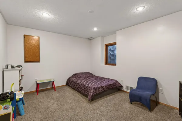 $400,000 | 2047 123rd Avenue Northwest, Coon Rapids, MN 55448