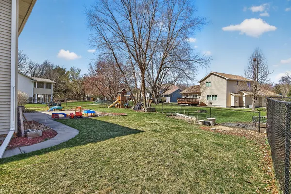 $400,000 | 2047 123rd Avenue Northwest, Coon Rapids, MN 55448