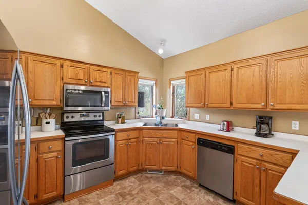 $400,000 | 2047 123rd Avenue Northwest, Coon Rapids, MN 55448