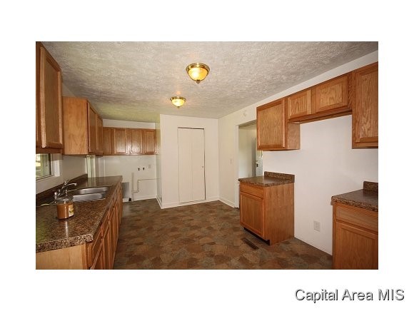 691 East Andrew Road Springfield, IL 62707 - Photo 3 of 23 Gallery Image 3