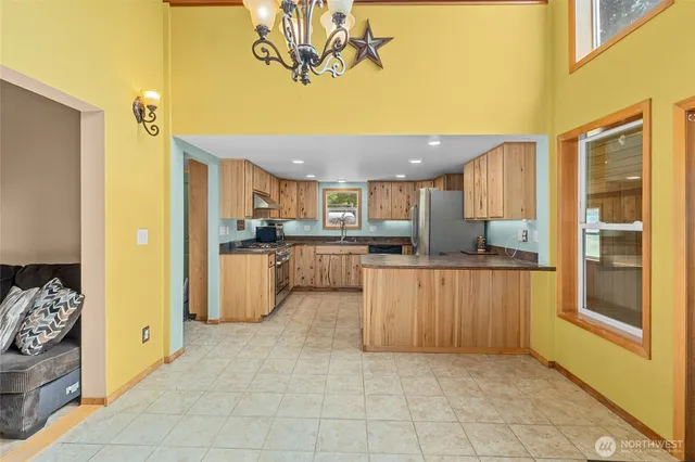 a view of walk in closet