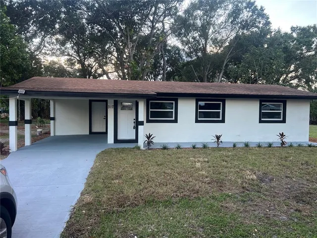 a house view with a outdoor space