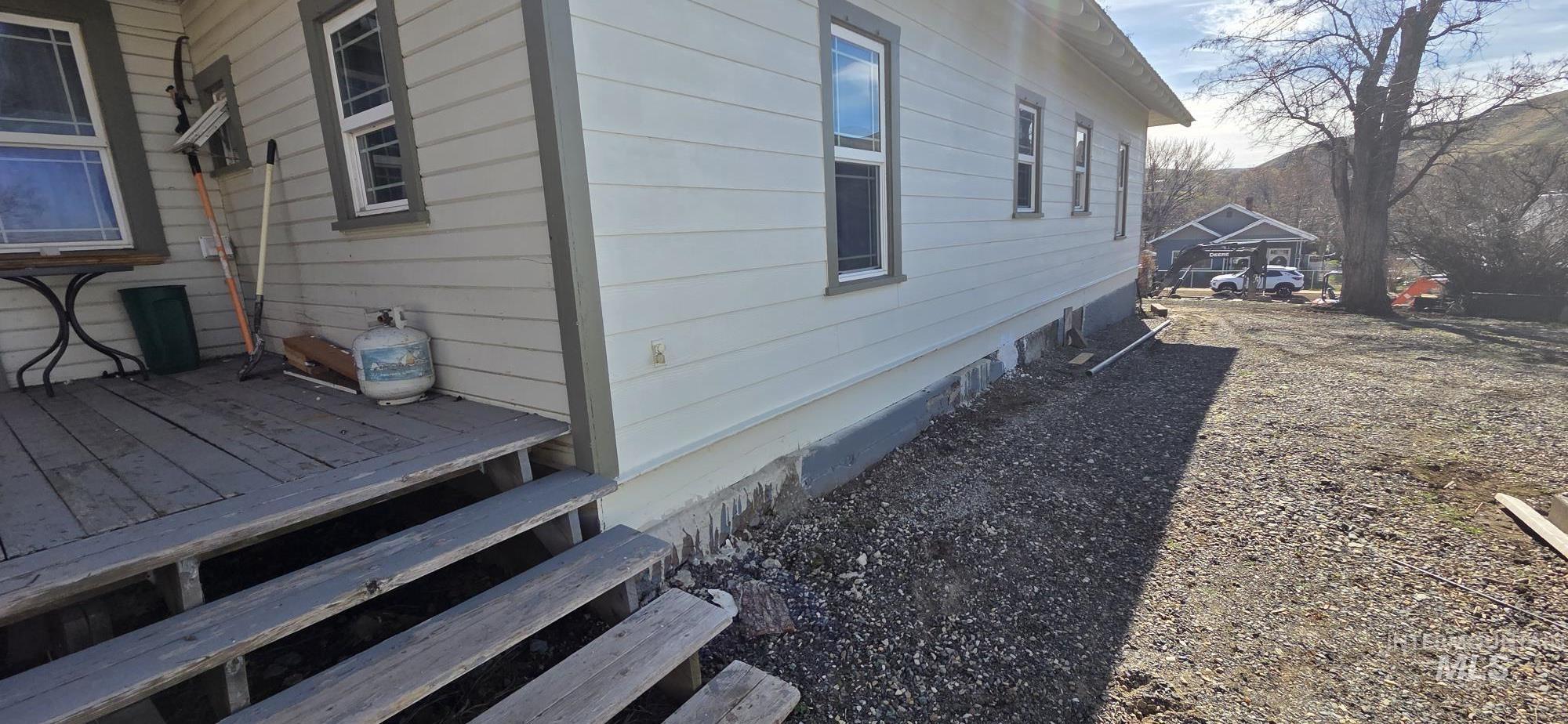 1673 Main Street Pomeroy, WA 99347 - Photo 5 of 26 View of home's exterior with a deck