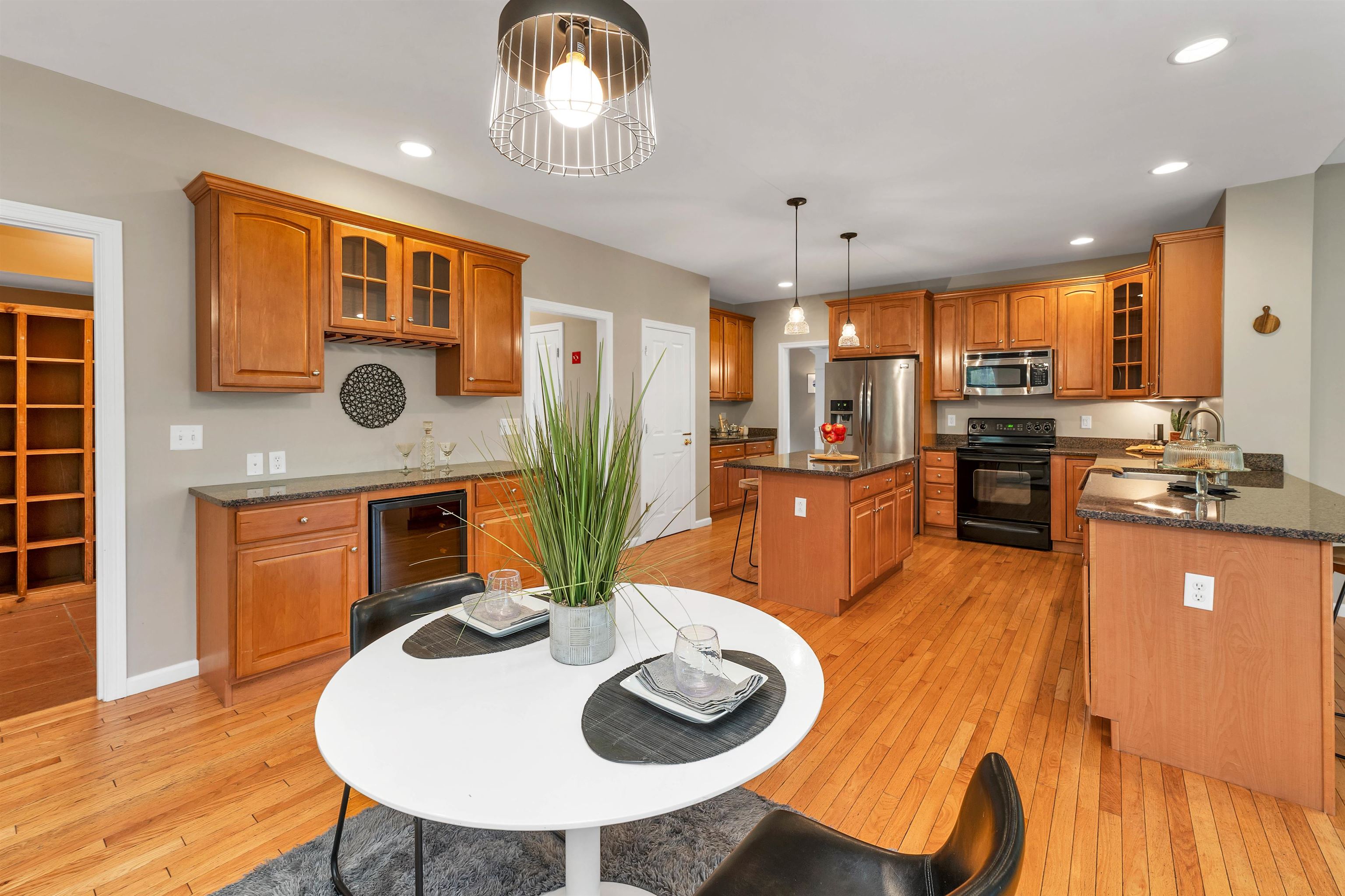 37 Pondfield Road Bedford, NH 03110 - Photo 13 of 59