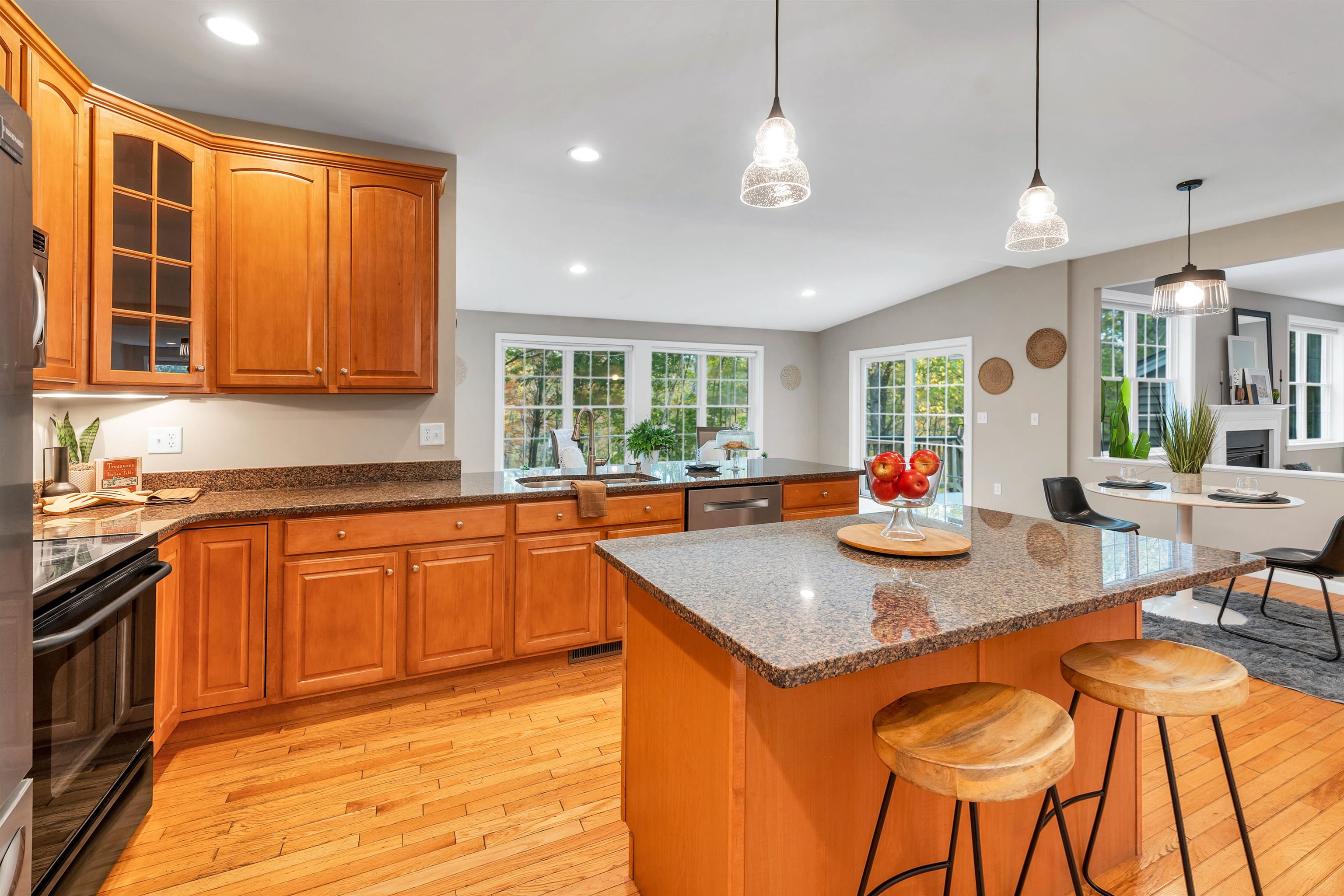 37 Pondfield Road Bedford, NH 03110 - Photo 46 of 59