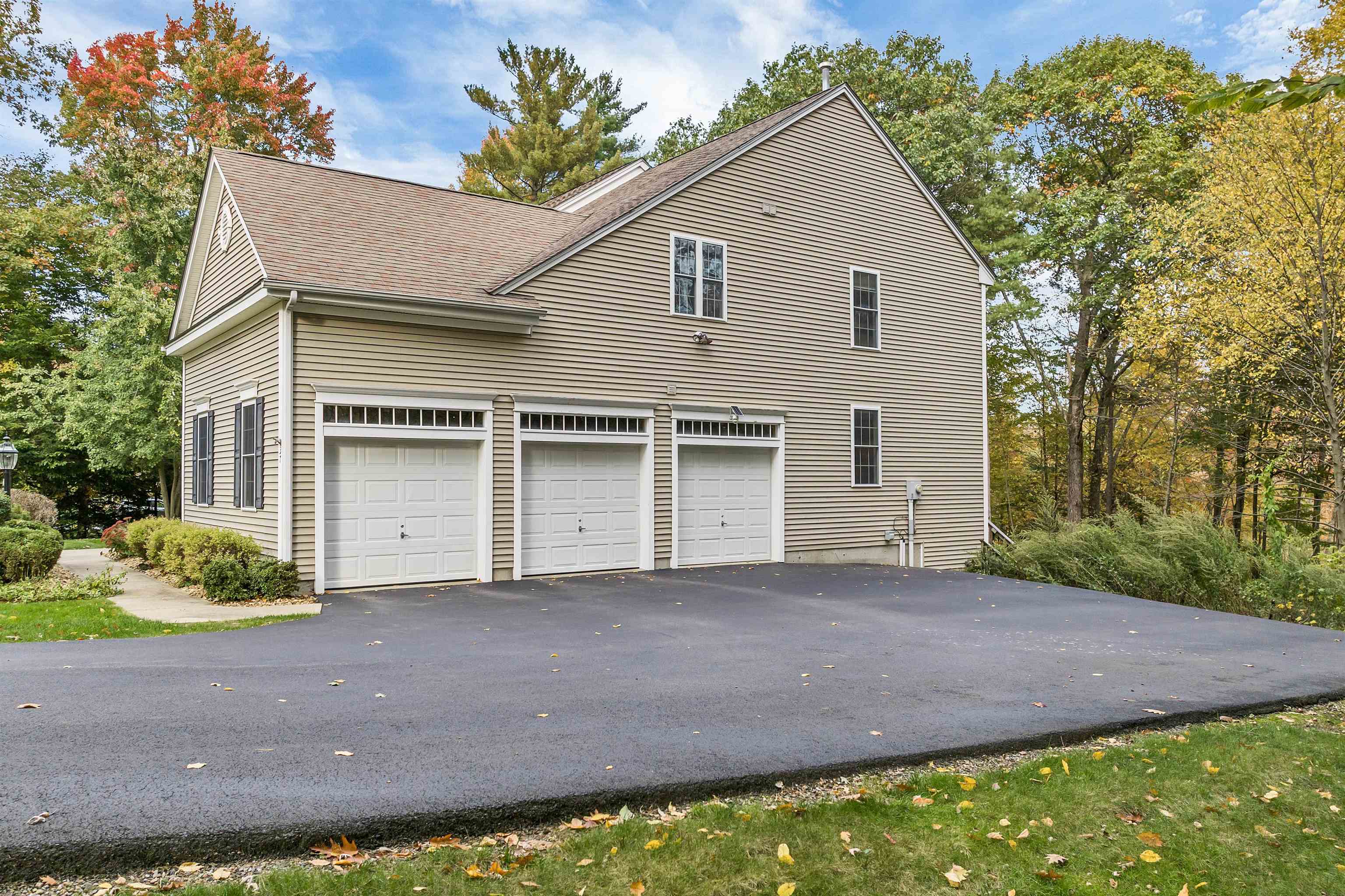 37 Pondfield Road Bedford, NH 03110 - Photo 50 of 59