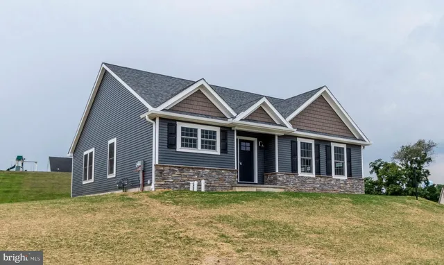 $528,400 | 3 Lantern Court, Carlisle, PA 17013