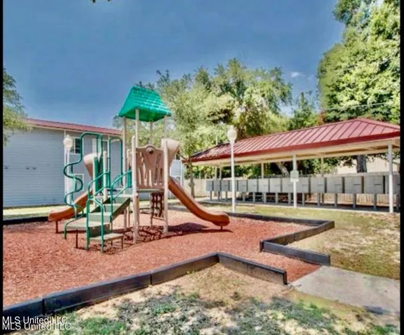 $134,999 | 1664 Beach Boulevard, Unit 11, Biloxi, MS 39531