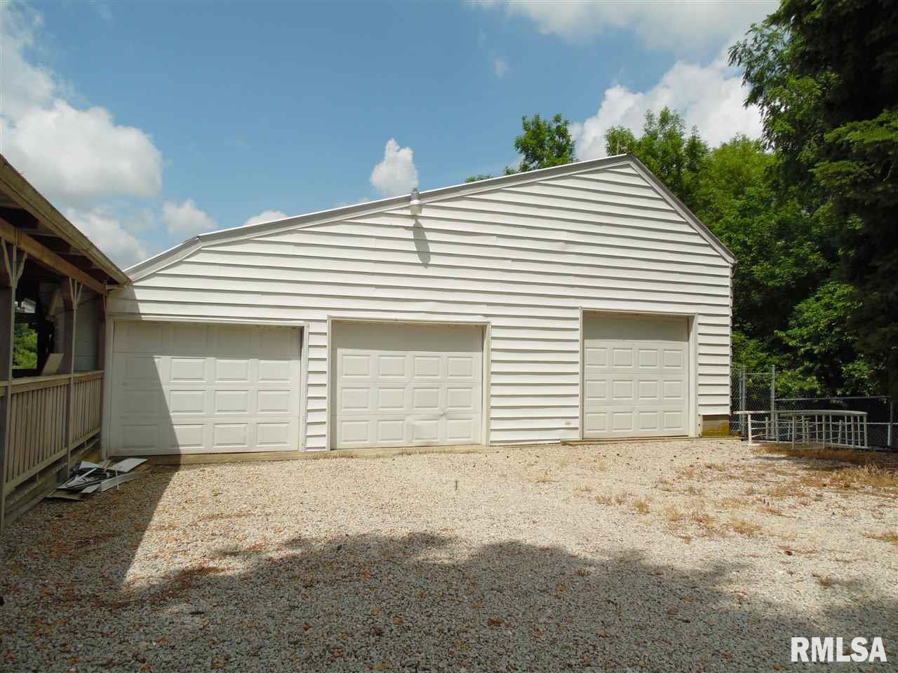 3081 Mall Road Pekin, IL 61554 - Photo 2 of 11
