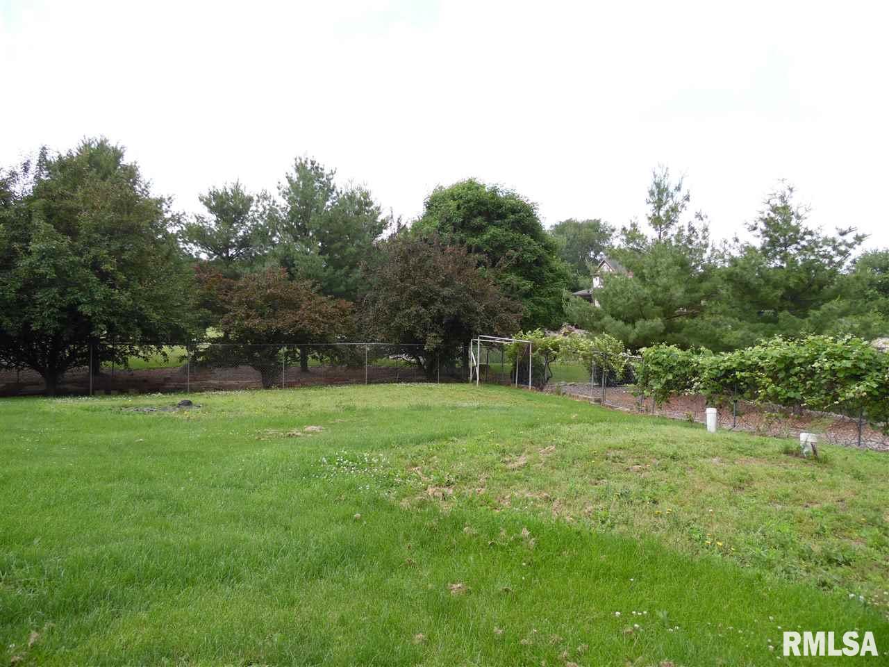 3081 Mall Road Pekin, IL 61554 - Photo 7 of 11