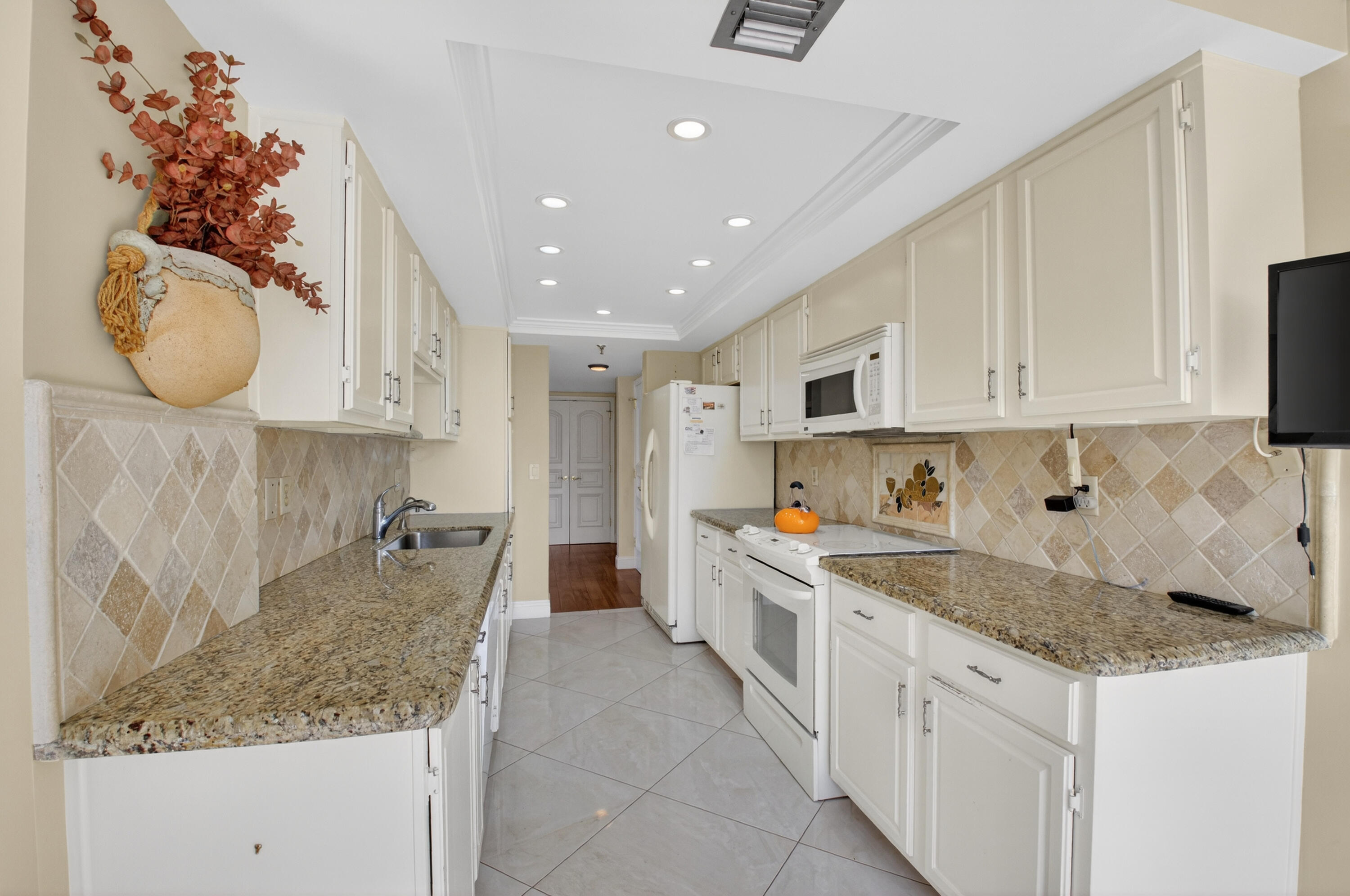 20110 Boca W Drive, Unit 234 Boca Raton, FL 33434 - Photo 16 of 80 DSC_9361