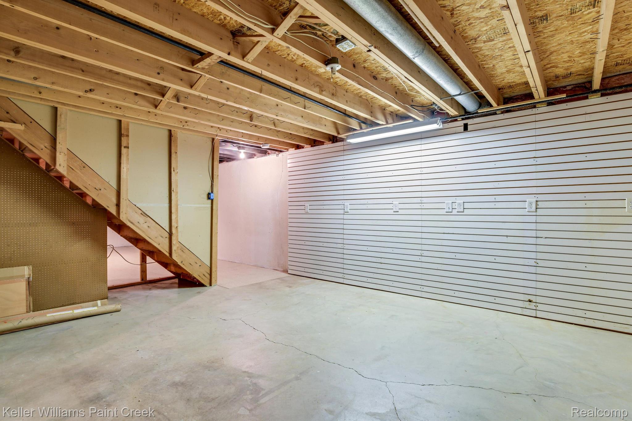 3560 Rohr Road Lake Orion, MI 48359 - Photo 16 of 22 Great storage capacity and doubles as a workshop.