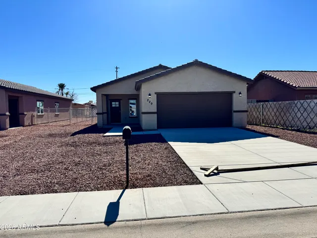 $304,900 | 229 East Cedar Avenue, Casa Grande, AZ 85122