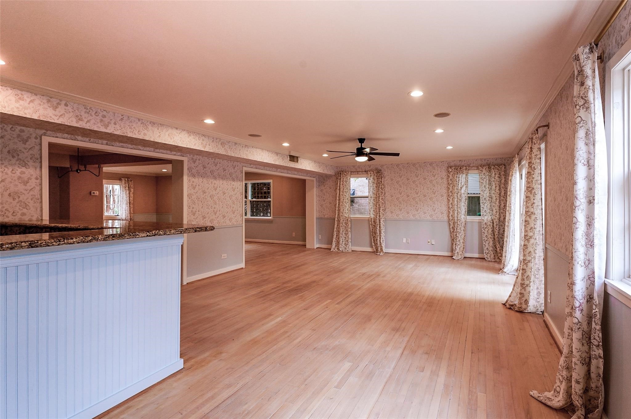 3827 Drake Street Houston, TX 77005 - Photo 7 of 29 Gallery Image 7