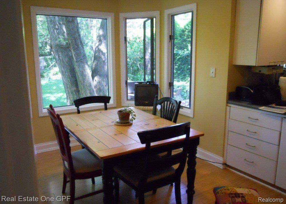 242 Merriweather Road Grosse Pointe, MI 48236 - Photo 21 of 23 18 603 fbnook