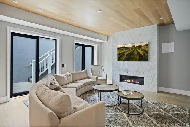 $8,595,000 | 276 North Main Street, Southampton, NY 11968