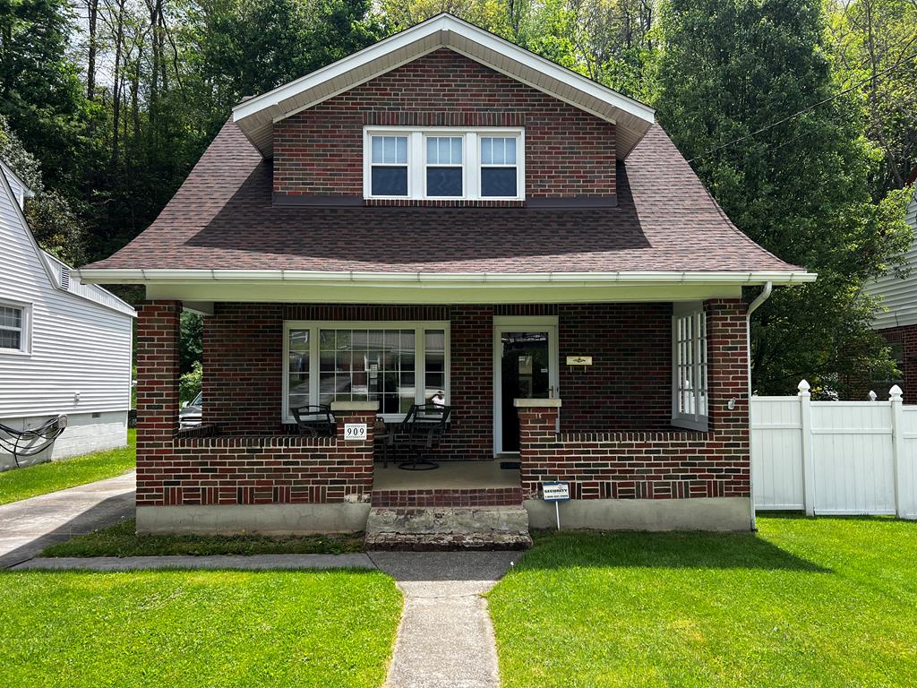 909 Frederick Street Bluefield, WV 24701 - Photo 1 of 1 Gallery Image 1