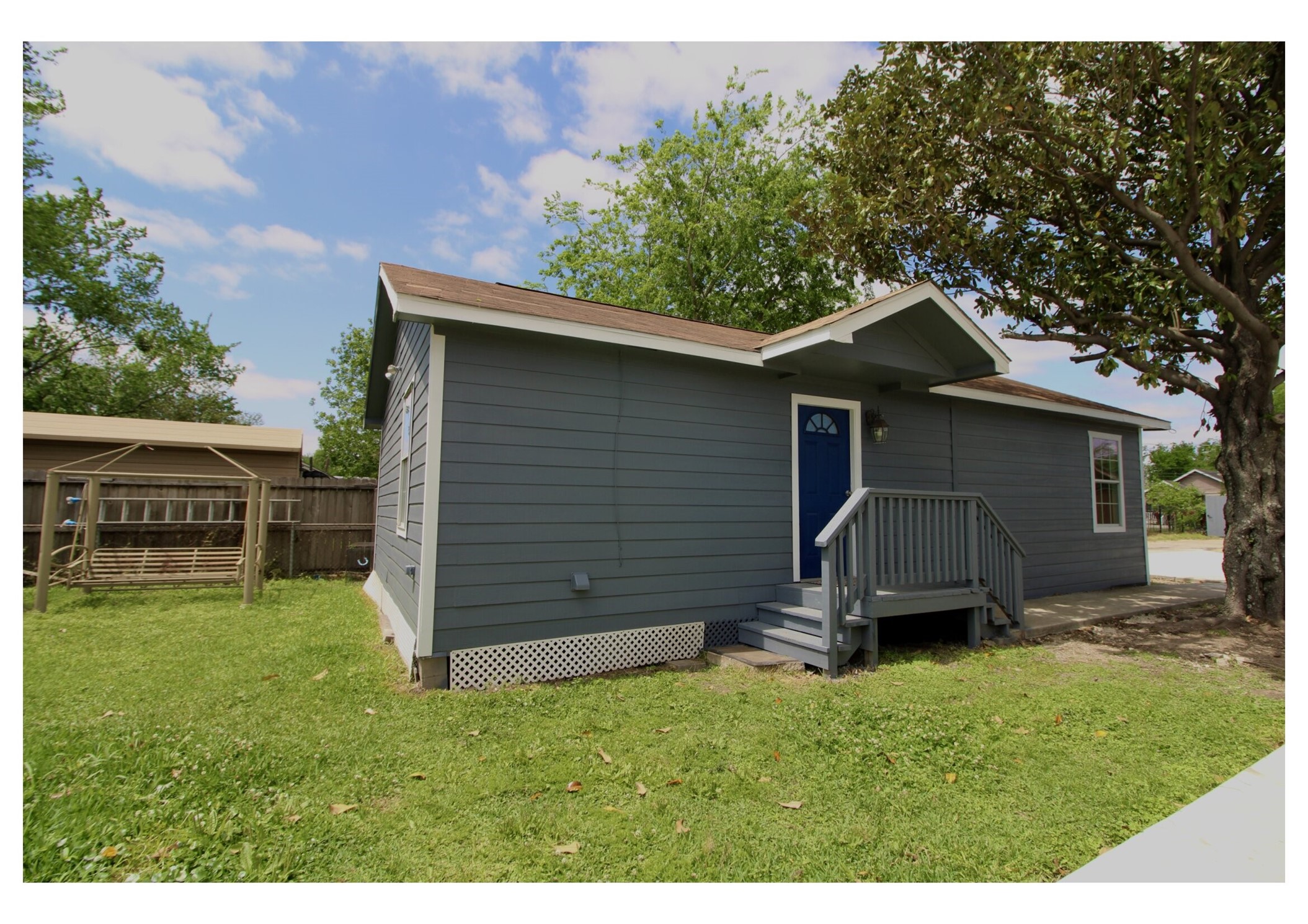 409 Robert Lee Road Houston, TX 77009 - Photo 20 of 32 This property is only 10 minutes to Houston Downtown!